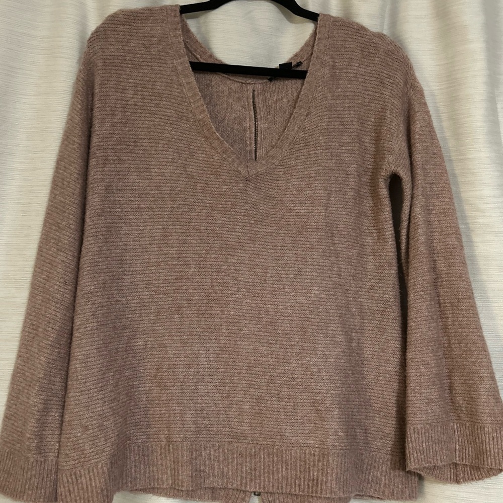 American Eagle Outfitters V-Neck Sweater - muted pink